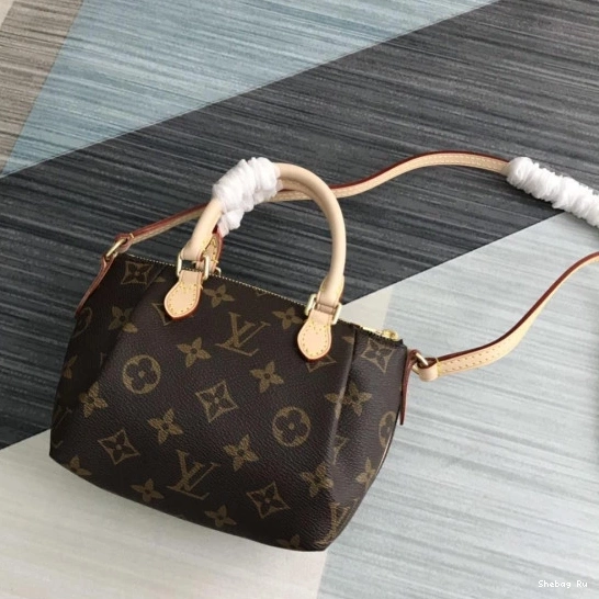 TURENNE Louis Vuitton 0815